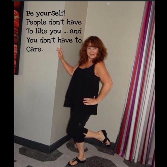 PLEASE MAKE Reasonable OFFERS - Picture 9 of 9